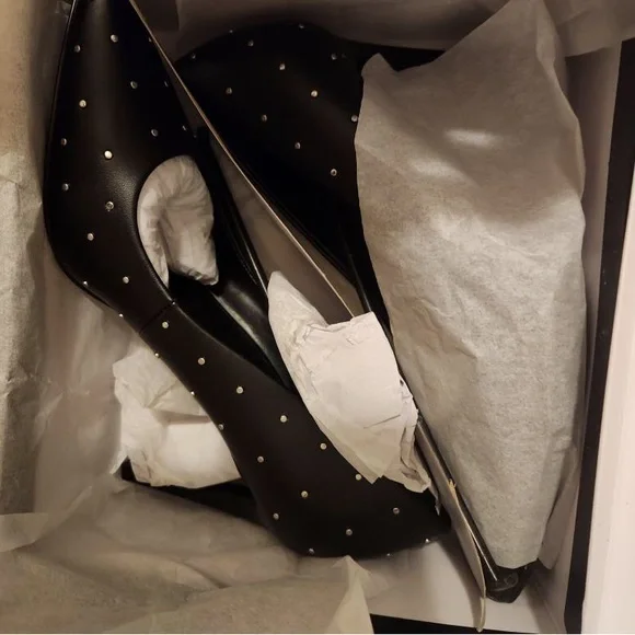 Black Studded Pumps NIB NWT - Picture 4 of 4